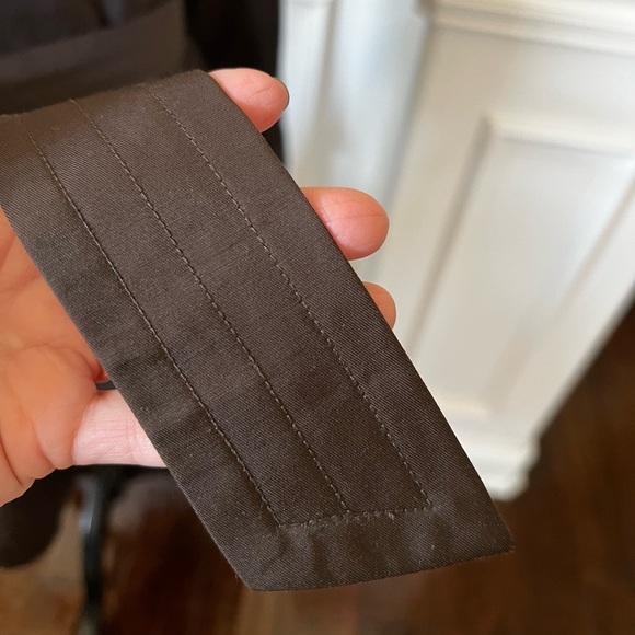 Larry Levine, Brown Double breasted Belted Water Repellent Trench Coat. - Picture 10 of 15